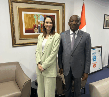 Partenariat officiel avec le Ministère du Tourisme de Côte d’Ivoire, sous l’impulsion de Monsieur Siandou Fofana, dans le cadre de la 1ʳᵉ édition du Salon de l’Artisanat et du Tourisme Ivoiro-Tunisien (SATIT 2026).